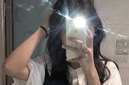 内娱开年地震！30岁网红司晓迪爆料睡遍顶流48小时反转封账号